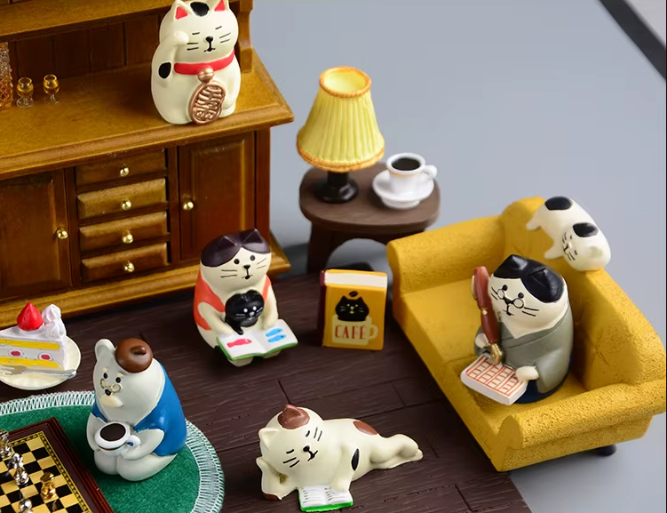 Miniatures Study Bookcase Home Decor Cute Cartoon Cat Retro Desk Gramophone Ornament