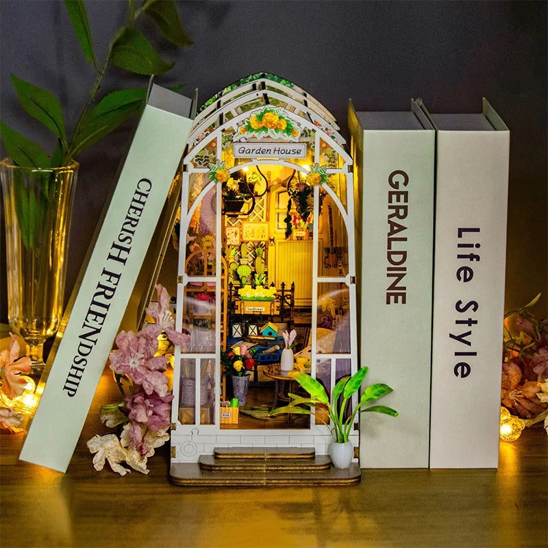 Garden House Book Nook with LED – Perfect Bookshelf Decor & Gift